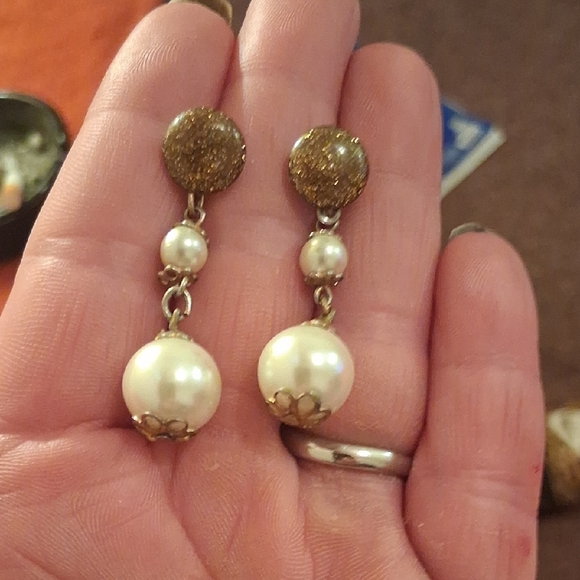 Jewelry - Elegant Pearl Drop Earrings